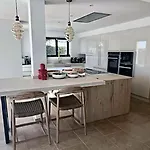 Luxury House, St Tropez 20mns! Stunning View, Serene & Private