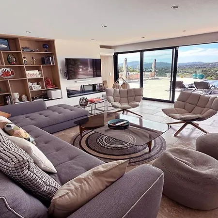 Luxury House, St Tropez 20mns! Stunning View, Serene & Private *
