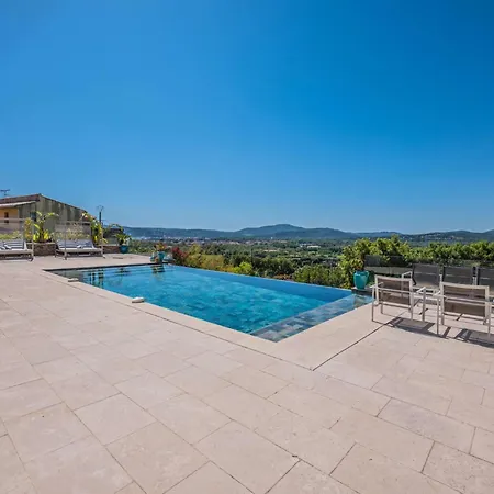 Luxury House, St Tropez 20mns! Stunning View, Serene & Private Vila Grimaud