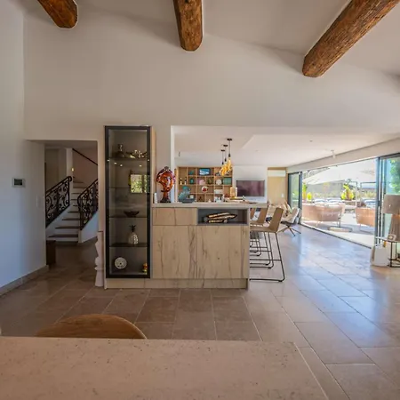 Luxury House, St Tropez 20mns! Stunning View, Serene & Private Villa
