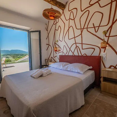 Luxury House, St Tropez 20mns! Stunning View, Serene & Private * Grimaud