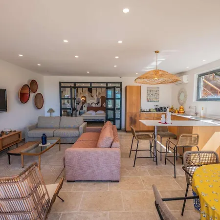 Luxury House, St Tropez 20mns! Stunning View, Serene & Private Villa Grimaud