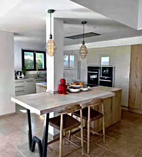 Luxury House, St Tropez 20mns! Stunning View, Serene & Private *