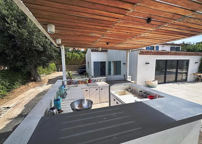 Villa Luxury House, St Tropez 20mns! Stunning View, Serene & Private *