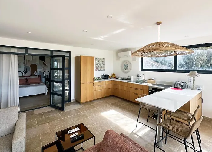 Villa Luxury House, St Tropez 20mns! Stunning View, Serene & Private Grimaud