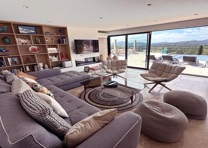 Luxury House, St Tropez 20mns! Stunning View, Serene & Private *
